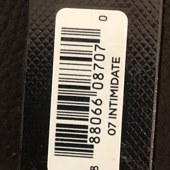 Tom Ford LIP LACQUER intimidate VINYL brand new in box full size - Picture 3 of 4